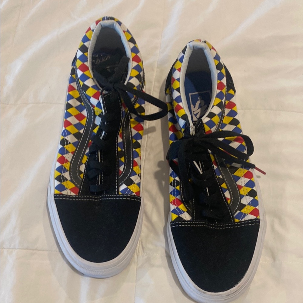 Vans Black and Red Sneakers Classic Skate Style